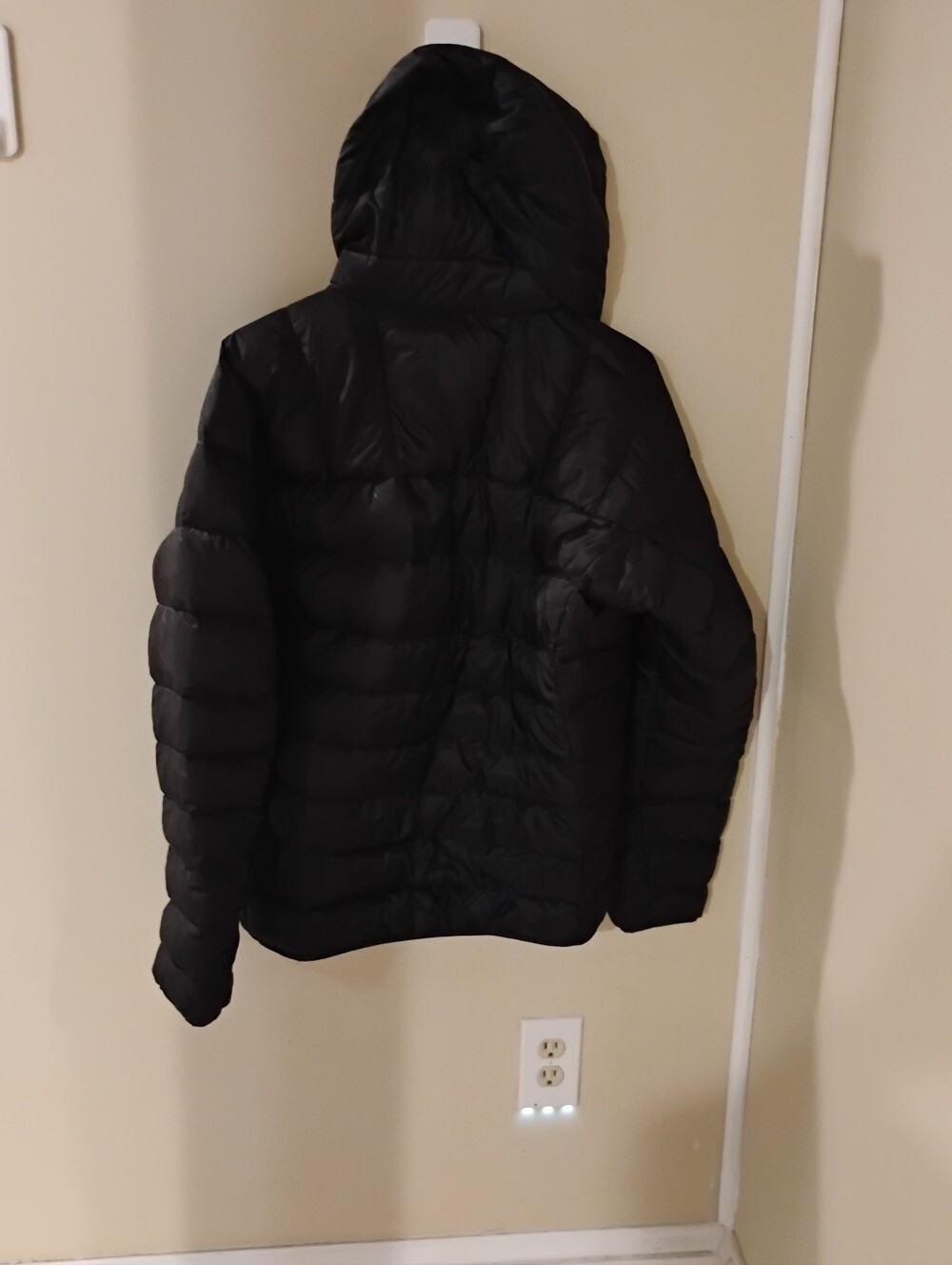 Uniqlo Women's Black Puffer Down Fill Lightweight Hooded Jacket Sz M - Picture 5 of 5